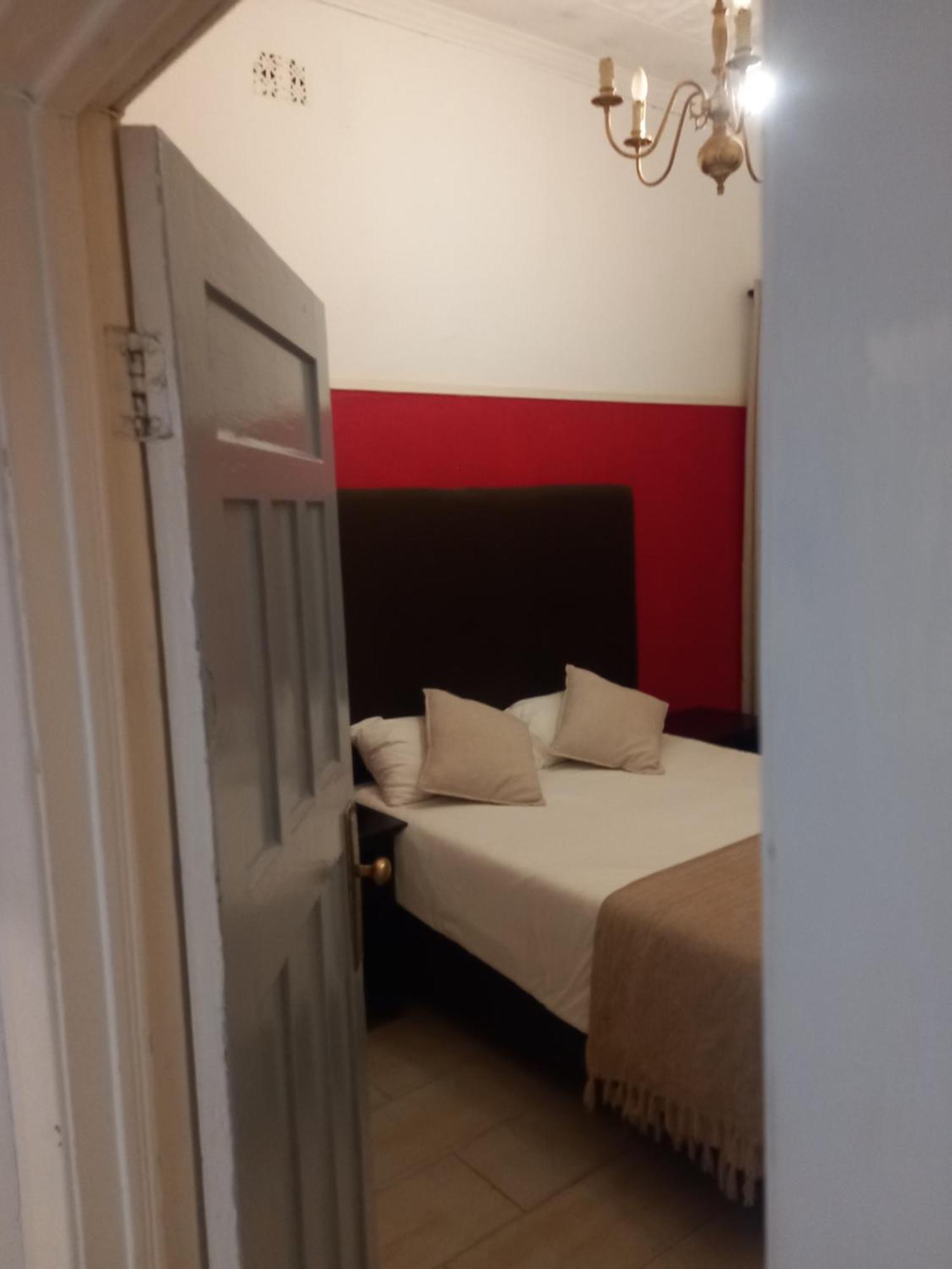 Choice Backpackers Lodge Bulawayo Luaran gambar