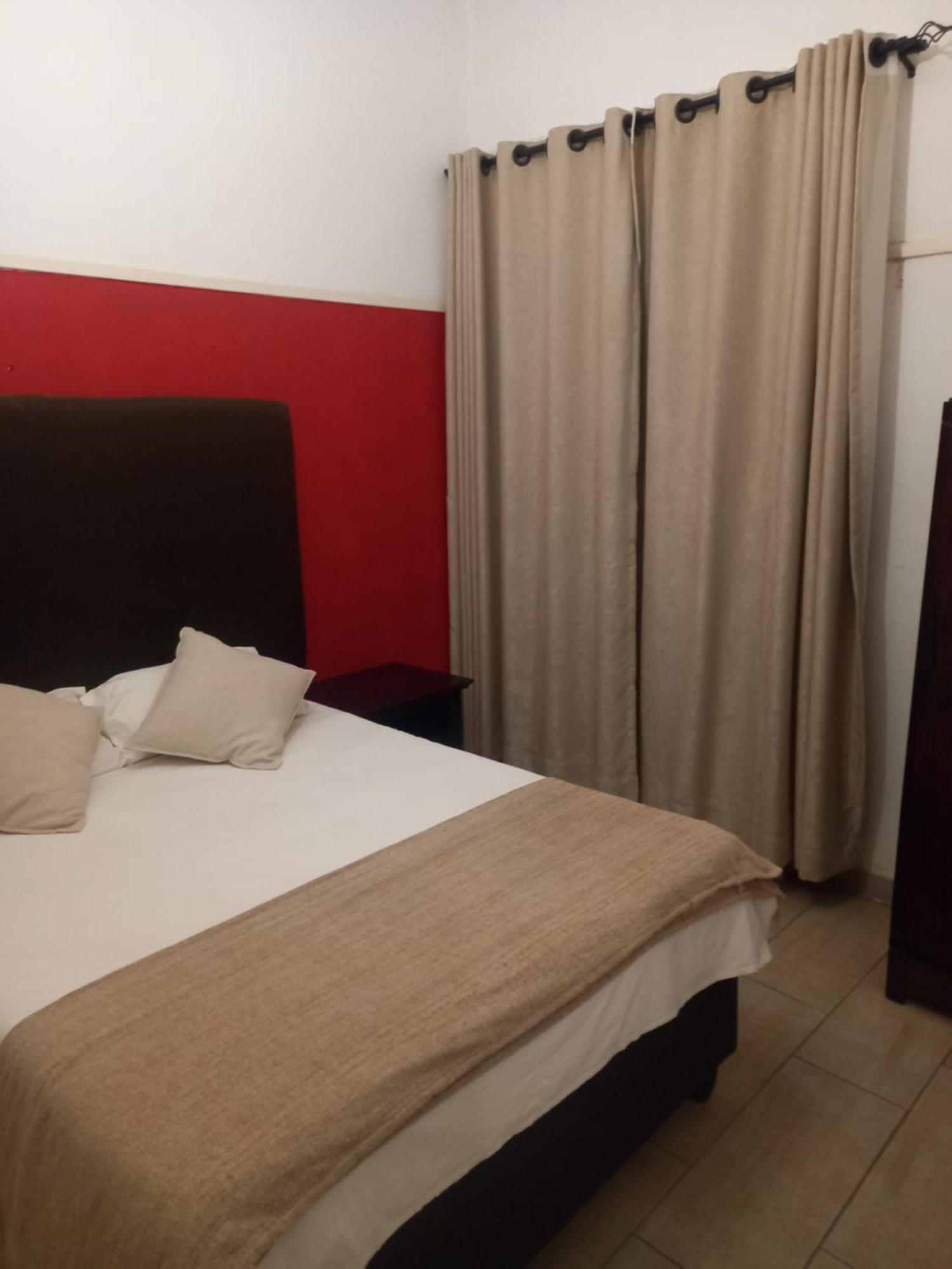 Choice Backpackers Lodge Bulawayo Luaran gambar