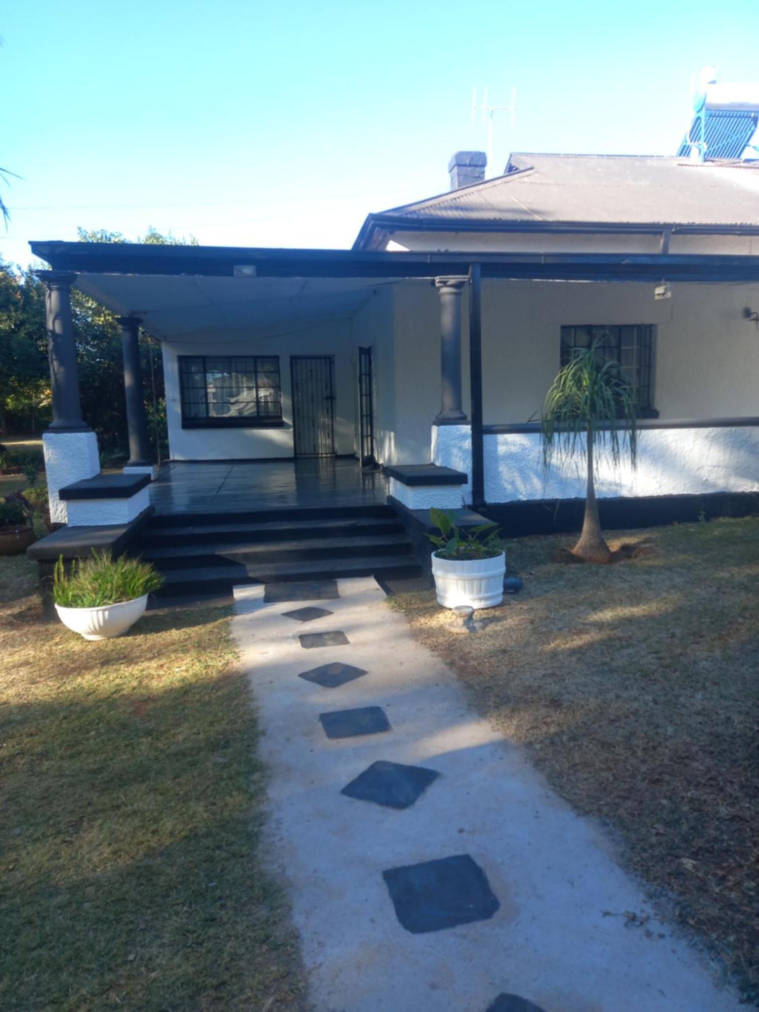 Choice Backpackers Lodge Bulawayo Luaran gambar